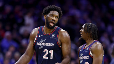 76ers Roasted by NBA Fans for Lack of Help for Embiid, Maxey in Loss to Knicks