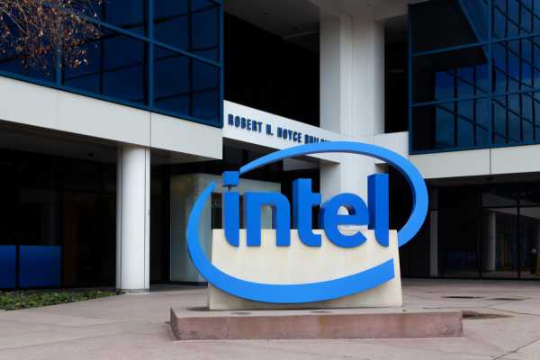 Intel (INTC) Tumbles as Early 2024 Forecast Underwhelms Investors