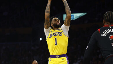 D’Angelo Russell Amazes NBA Fans as Lakers Beat Bulls in LeBron James’ Return