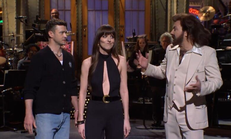 ‘SNL’: Justin Timberlake and Jimmy Fallon Crash Dakota Johnson’s Monologue | Video