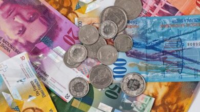 USD/CHF edges lower to near 0.8640, focus on US Consumer Confidence