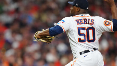 Cubs fortify bullpen with 1-year deal for Neris