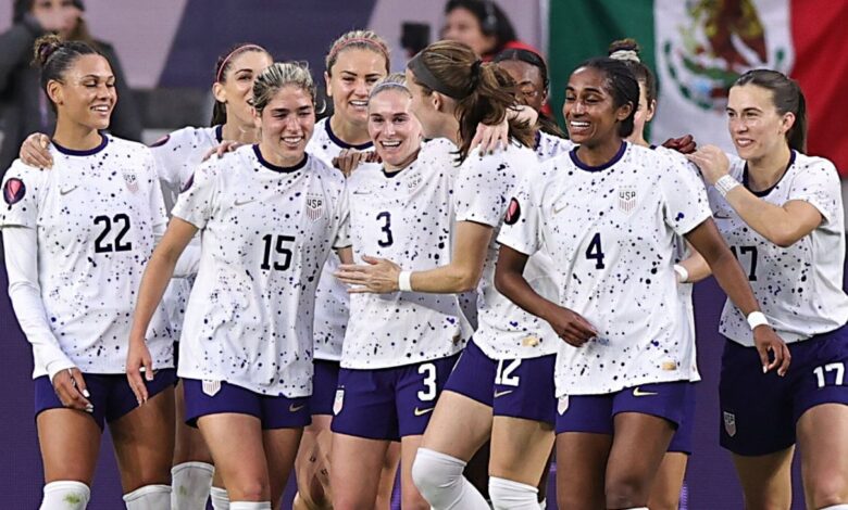 Youthful USWNT bounces back in big way against Colombia