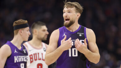 Kings blow another big lead after deviating from game plan vs. Bulls