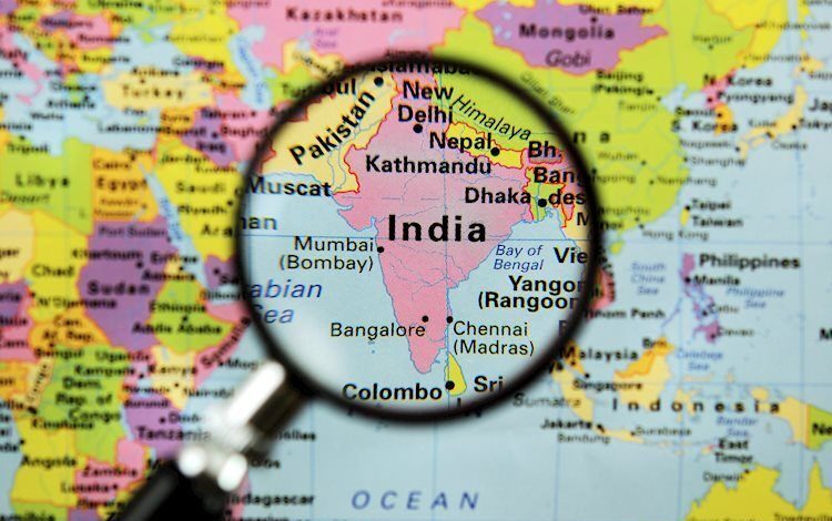 Sensex kicks off Monday on a bearish note amid weak global moves
