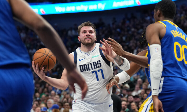 What we learned as short-handed Warriors fall to Mavericks