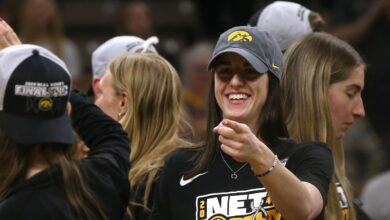 Caitlin Clark Had Such a Classy Gesture for Iowa Teammates At End of ‘SNL’ Appearance