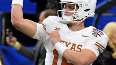 Manning dazzles with 3 TDs in Texas’ spring game