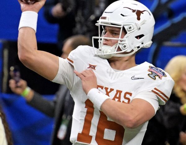 Manning dazzles with 3 TDs in Texas’ spring game
