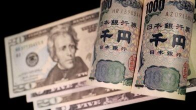 Yen clings to sharp gains after suspected intervention, Fed in focus