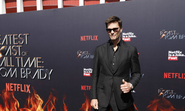 Tom Brady, Belichick, Bledsoe, More Draw Rave Reviews from Fans During Netflix Roast