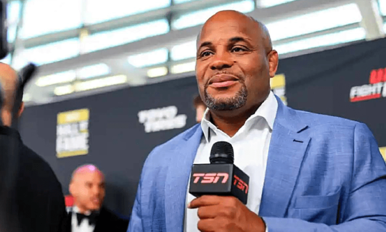 Cormier on Covington: ‘It seems he’s unwilling to fight Ian Garry’