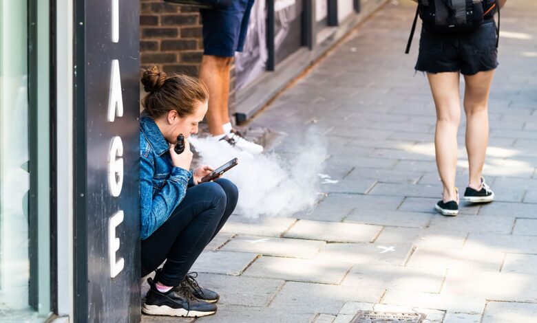 Social Media Use Tied to Higher Odds of Smoking, Vaping in Youth