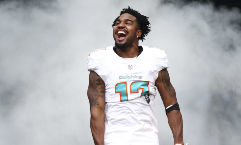 Jaylen Waddle, Dolphins Agree to New Contract; Rumored to Be $84.75M over 3 Years