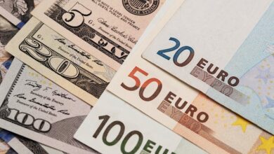 EUER/USD ticks higher amid subdued USD demand, remains below 1.0900 mark