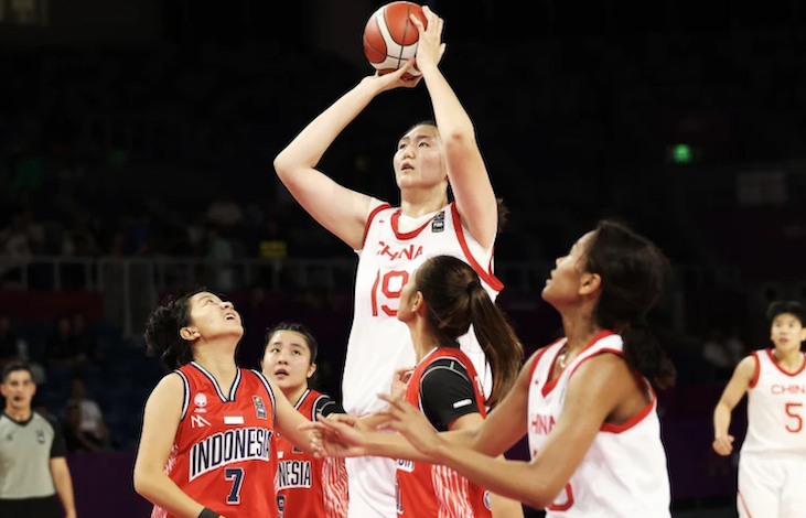 WATCH: 17-Year-Old ‘Female Yao Ming’ Goes Viral