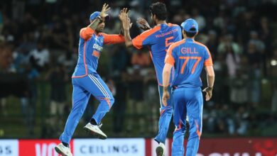 India beat Sri-Lanka in a thrilling super over and win series 3-0