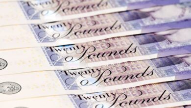 GBP/USD trims losses but ends the week lower