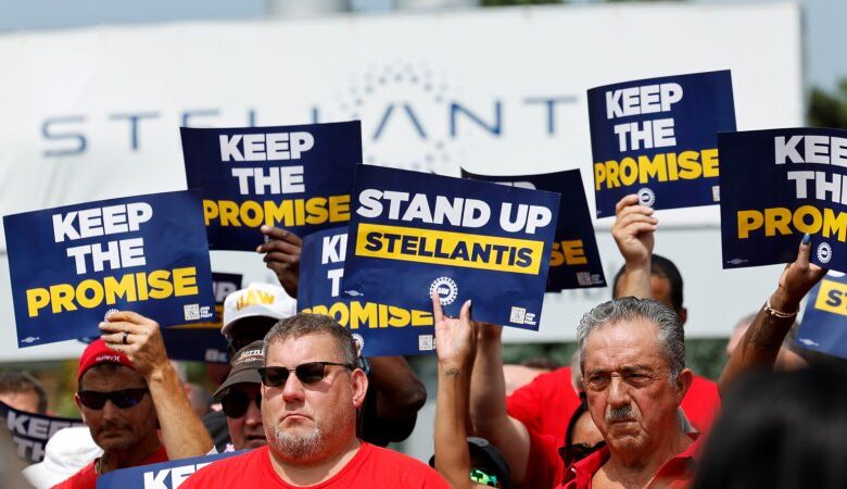 As UAW and Stellantis Clash, Fears of Vanishing U.S. Jobs Surface