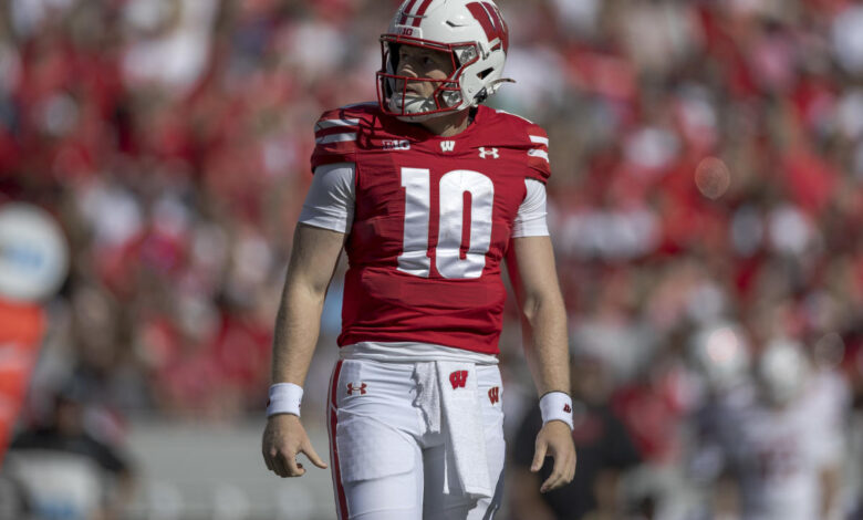 Wisconsin QB Tyler Van Dyke carted to locker room after suffering right knee injury vs. Alabama