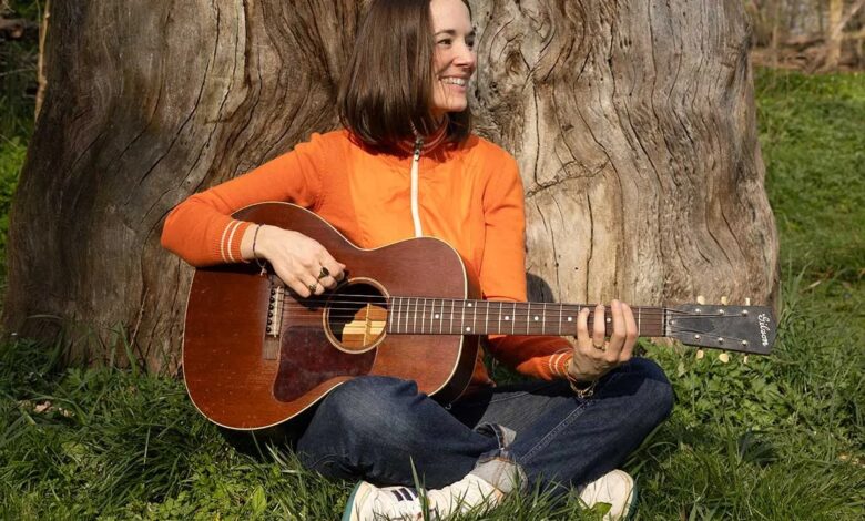 Margaret Glaspy Connects with Her Younger Self—and an Old Gibson L-00—on ‘The Sun Doesn’t Think’