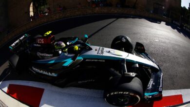 Frustrated Hamilton had to “yank” the steering wheel in Baku comeback race