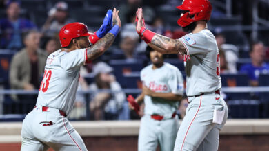 Phillies punch ticket to postseason by clobbering Mets