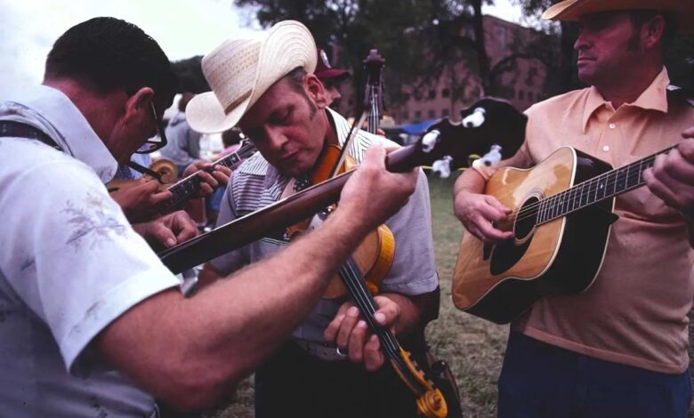 Hone Your Cross-Picking Skills with the Classic Fiddle Tune “Soldier’s Joy”