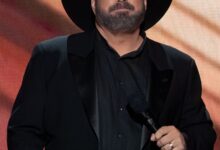 Garth Brooks’ rape accuser releases message in attempt to prove he ‘pressured’ her to sext him