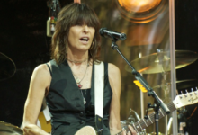 Chrissie Hynde of The Pretenders Asks Front-Row Fans to Move Out of the Way