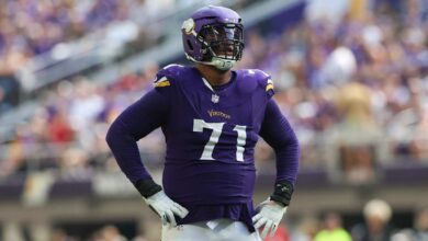 Vikings LT Christian Darrisaw to undergo season-ending surgery on injured knee                          Oct 25, 2024