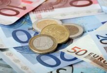 EUR/USD extends recovery as US Durable Goods Orders decline steadily