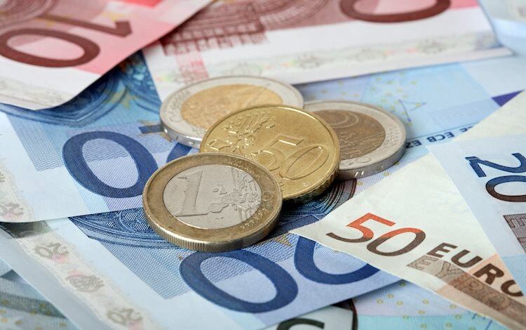 EUR/USD extends recovery as US Durable Goods Orders decline steadily