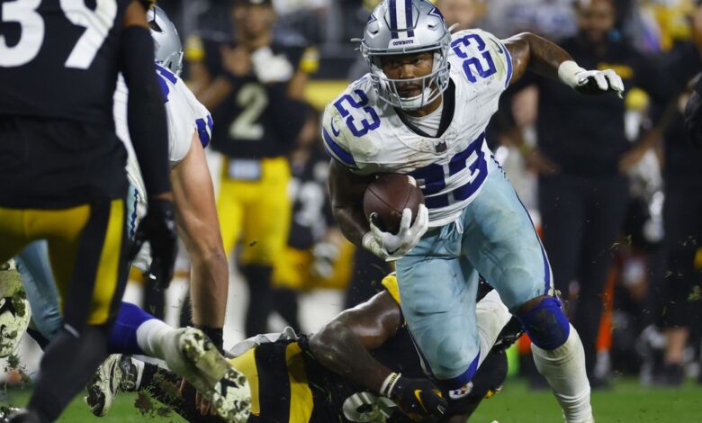 Cowboys RB Rico Dowdle reportedly sick upon arrival to stadium, questionable against 49ers