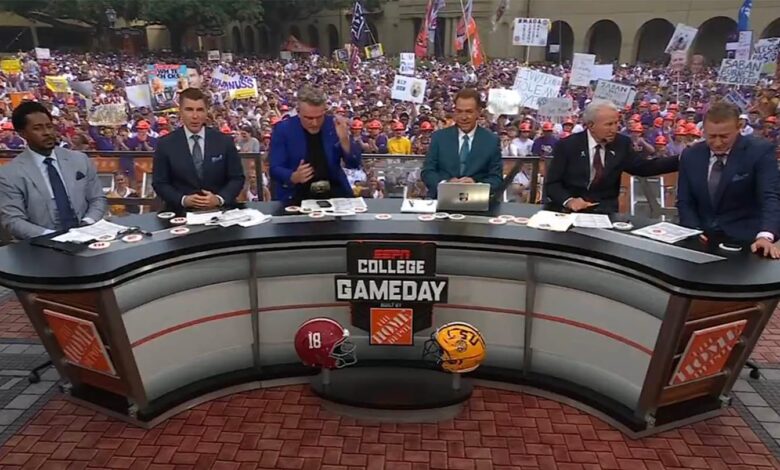 Lee Corso Applauded for Comforting Tearful Kirk Herbstreit While ESPN Honored His Dog