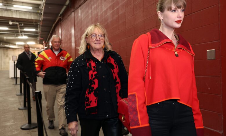 Taylor Swift and Donna Kelce Roll Into Kansas City Chiefs Matchup With Las Vegas Raiders