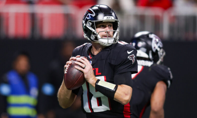 Falcons won’t make QB change, but they should consider it 