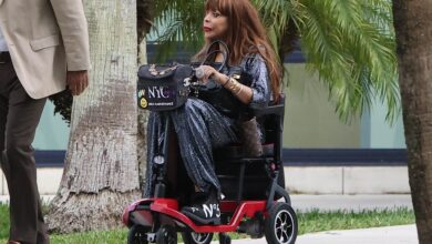 Wendy Williams rides on mobility scooter, cries tears of joy while attending her son’s college graduation amid dementia battle