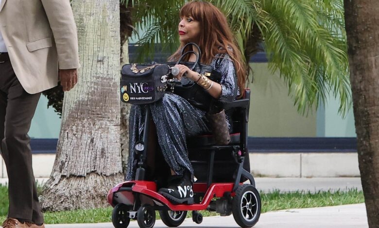 Wendy Williams rides on mobility scooter, cries tears of joy while attending her son’s college graduation amid dementia battle