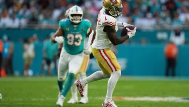 Deebo Samuel Sr. Injury Update: Latest on 49ers WR After Exiting Game vs. Dolphins in Week 16