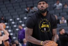 Lakers’ LeBron James Scores 32, Astounds NBA Fans in Win vs. De’Aaron Fox, Kings