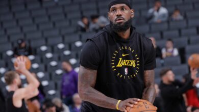 Lakers’ LeBron James Scores 32, Astounds NBA Fans in Win vs. De’Aaron Fox, Kings