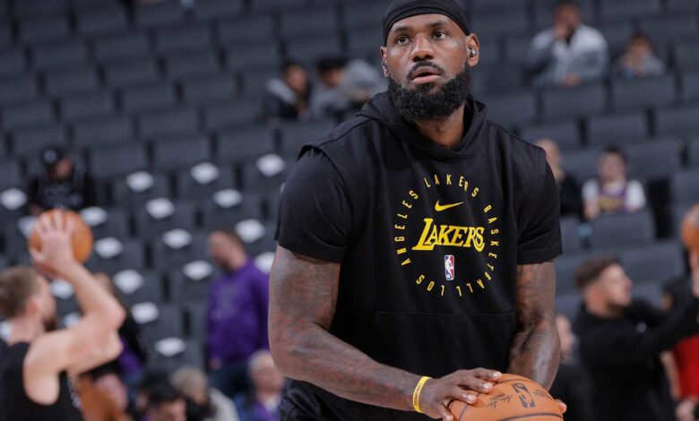 Lakers’ LeBron James Scores 32, Astounds NBA Fans in Win vs. De’Aaron Fox, Kings