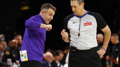 Raptors coach Darko Rajaković ejected after going berserk on officials