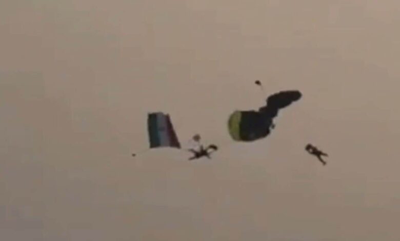 Watch | Indian Navy officer’s ‘free-fall’ in Vizag’s Rama Krishna beach after parachute mix-up