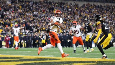 WR royalty: Bengals’ Ja’Marr Chase wins receiving triple crown                          Jan 06, 2025