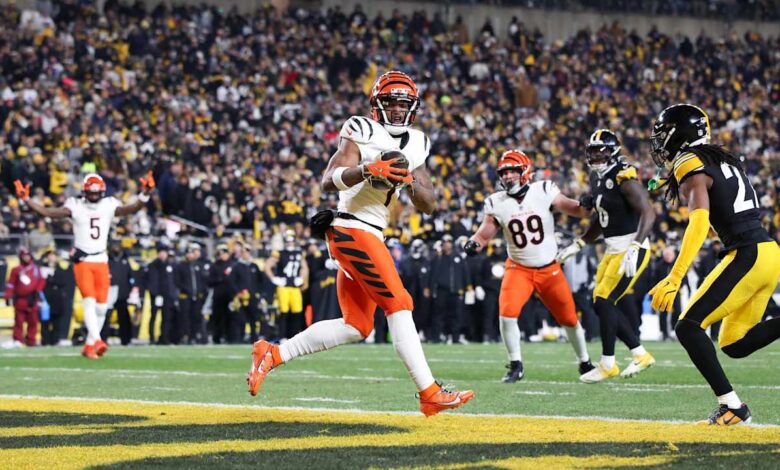 WR royalty: Bengals’ Ja’Marr Chase wins receiving triple crown                          Jan 06, 2025