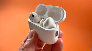 Best Earbuds for Phone Calls for 2025