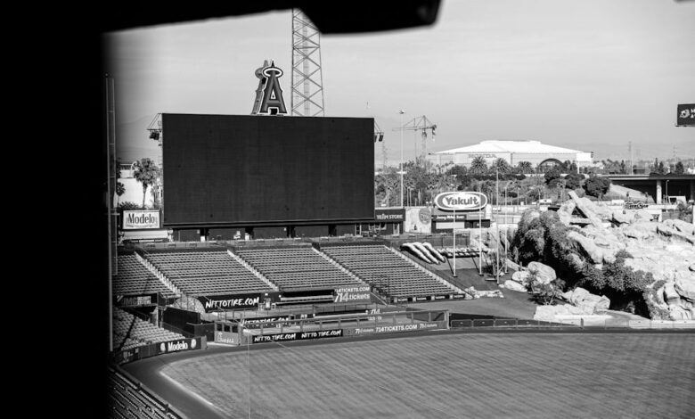 Race Day Schedule, TV Broadcast/Streaming Info, and Track Maps for Anaheim 1 Supercross