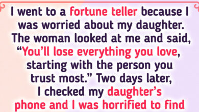 12 People Reveal Real Stories of How Fortune Tellers Changed Their Lives